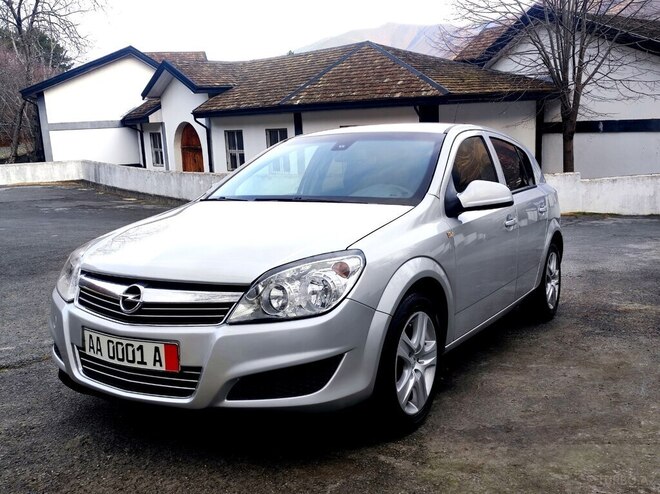 Opel Astra 2009, 243,000 km - 1.3 l - Şəki