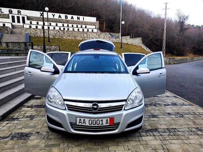 Opel Astra 2009, 243,000 km - 1.3 l - Şəki