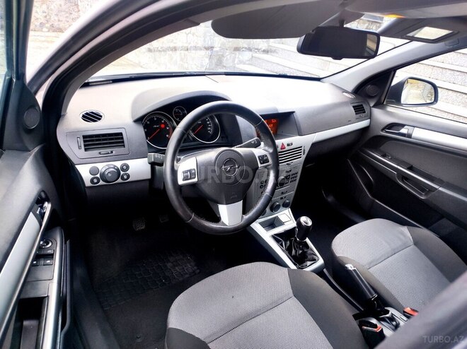 Opel Astra 2009, 243,000 km - 1.3 l - Şəki