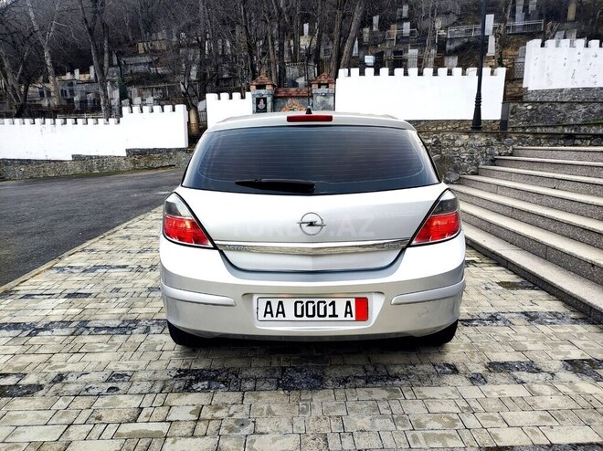 Opel Astra 2009, 243,000 km - 1.3 l - Şəki
