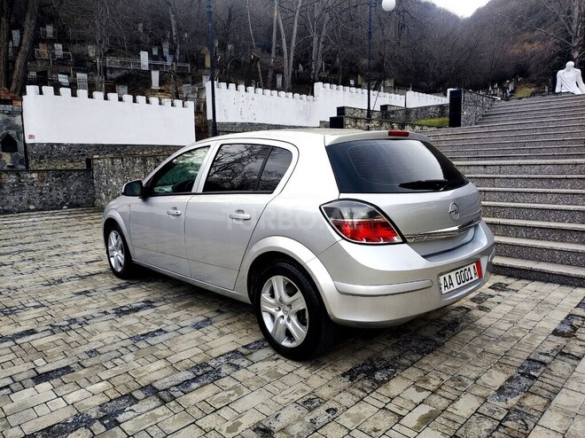 Opel Astra 2009, 243,000 km - 1.3 l - Şəki