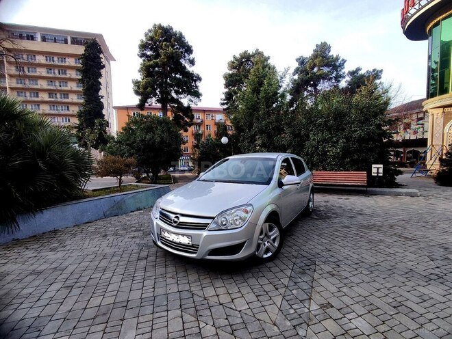 Opel Astra 2009, 243,000 km - 1.3 l - Şəki