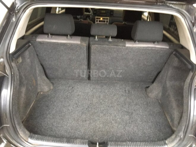 Toyota Corolla 2006, 215,000 km - 1.4 l - Sabirabad