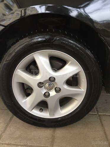 Toyota Corolla 2006, 215,000 km - 1.4 l - Sabirabad
