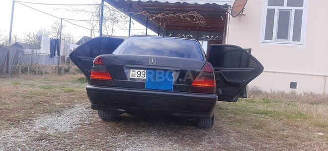 Mercedes C 240 1998, 233,000 km - 2.4 l - Kürdəmir