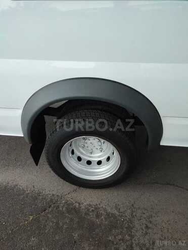 Ford Transit-8