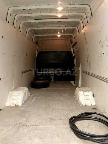 Ford Transit-9