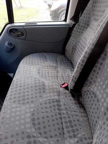 Ford Transit-10