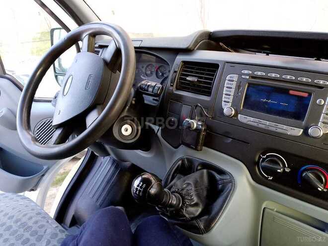 Ford Transit-12