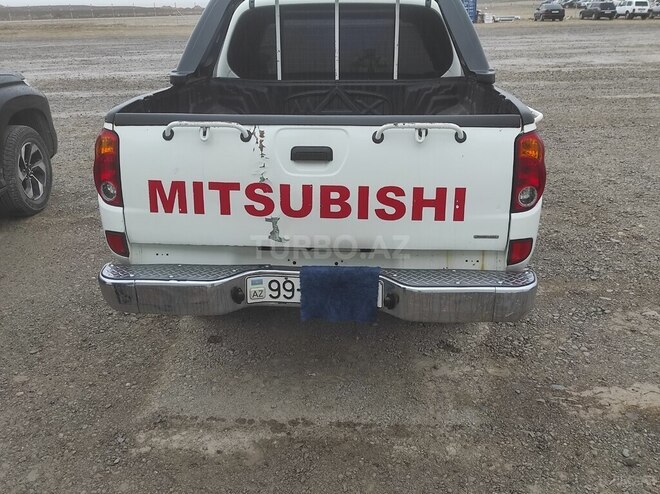 Mitsubishi L200 2012, 300,000 km - 2.5 л - Bakı