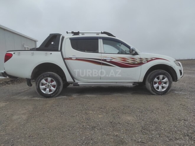 Mitsubishi L200 2012, 300,000 km - 2.5 л - Bakı