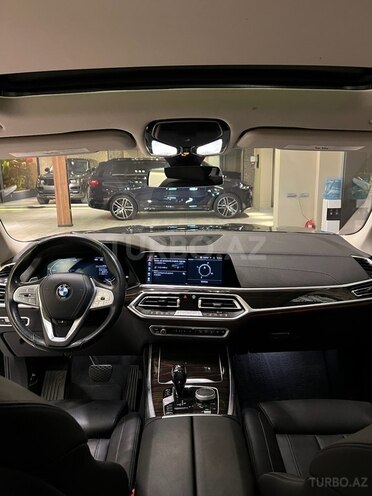 BMW X7-15