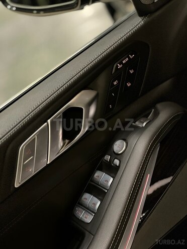 BMW X7-9