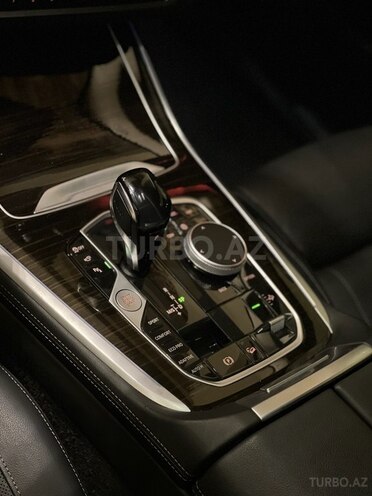 BMW X7-11