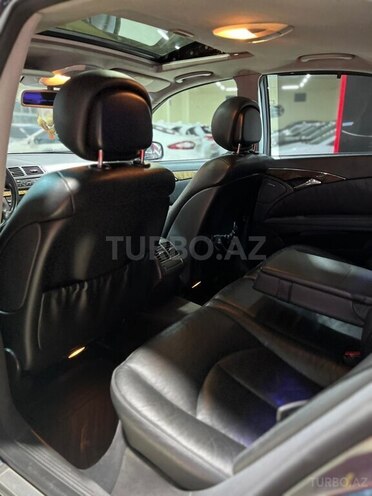 Mercedes E 300 d-19