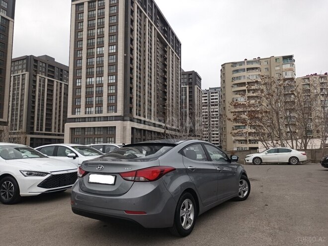 Hyundai Avante 2015, 250,000 km - 1.6 l - Bakı