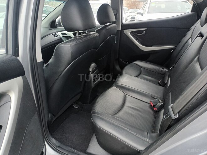 Hyundai Avante 2015, 250,000 km - 1.6 l - Bakı