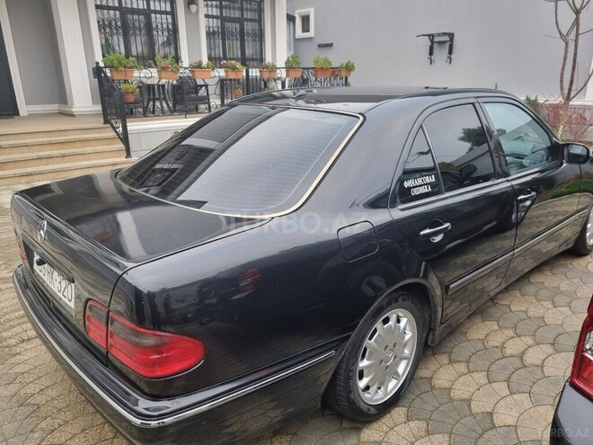 Mercedes E 320 2001, 362,300 km - 3.2 l - Bakı