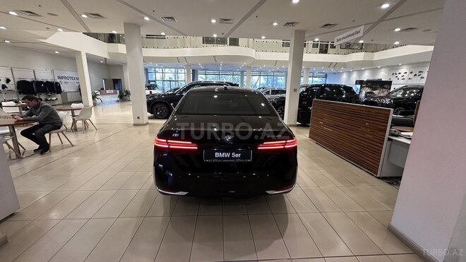 BMW i5-2