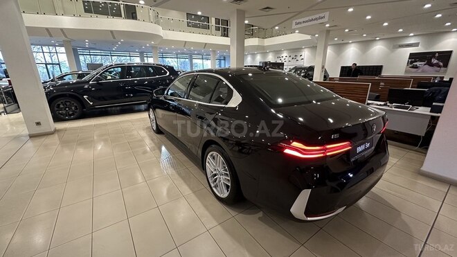 BMW i5-9