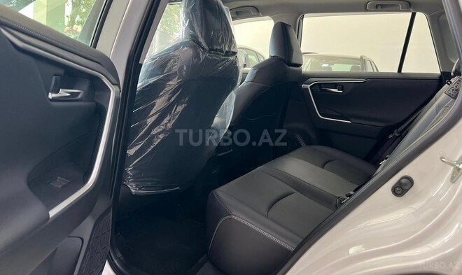 Toyota RAV4-9