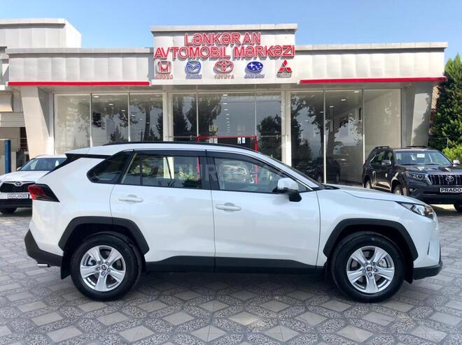 Toyota RAV4-3