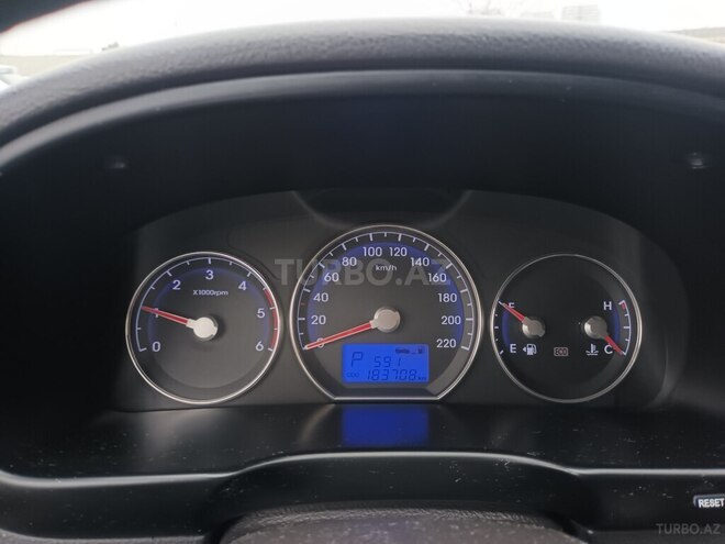 Hyundai Santa Fe-4