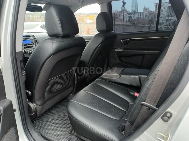Hyundai Santa Fe-11