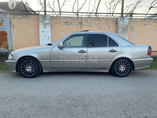 Mercedes C 230 1999, 230,000 km - 2.3 l - Saatlı