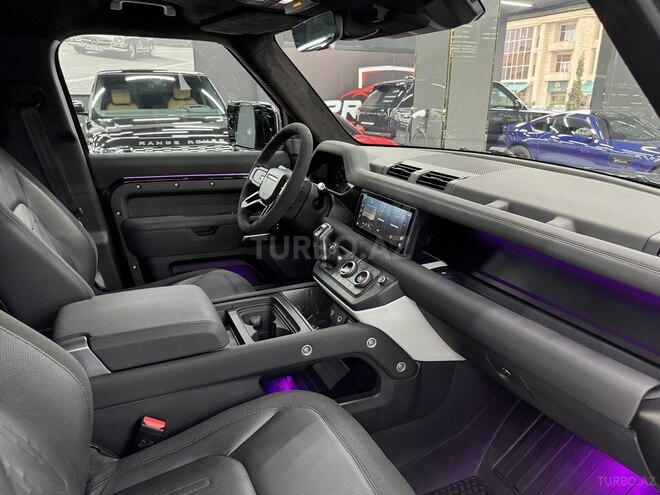 Land Rover Defender-8