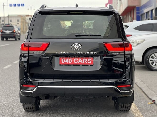 Toyota Land Cruiser-3