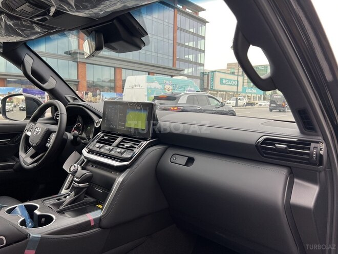 Toyota Land Cruiser-8