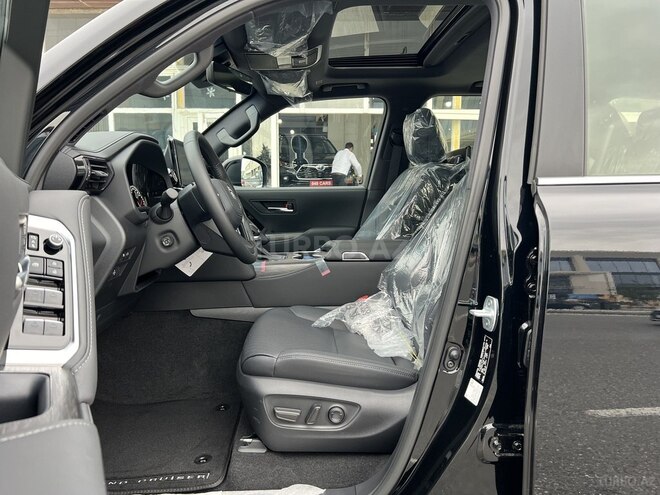 Toyota Land Cruiser-4