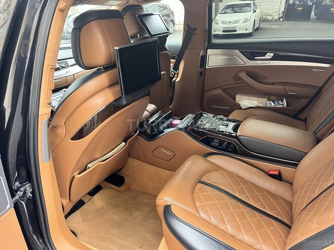 Audi A8 2014, 156,000 km - 4.0 l - Bakı