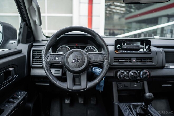 Mitsubishi L200-16