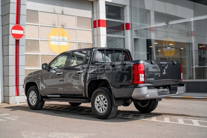 Mitsubishi L200-4