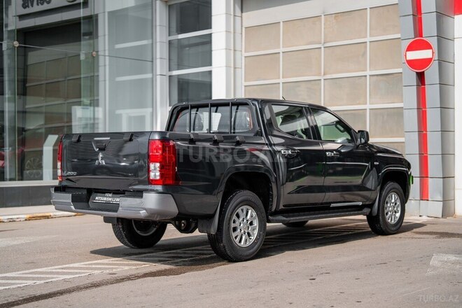 Mitsubishi L200-6