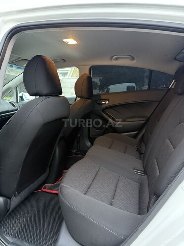 Kia Cerato-10