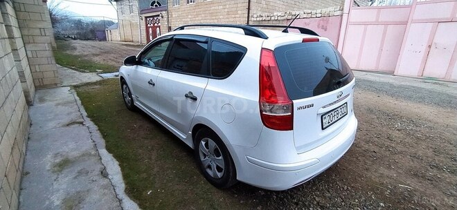 Hyundai i30 2011, 135,000 km - 1.4 л - Şəmkir