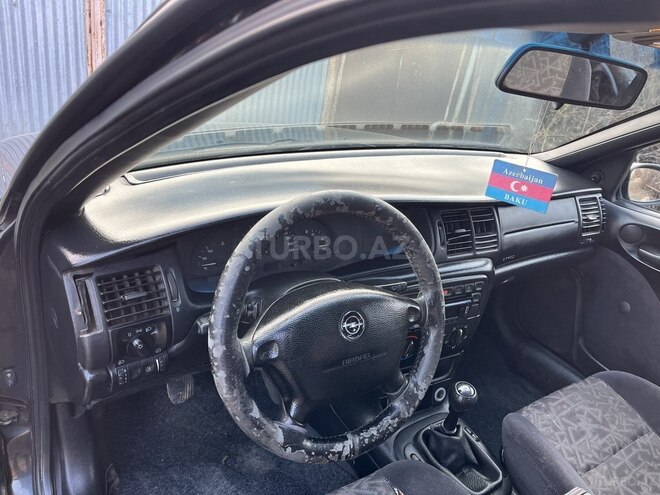 Opel Vectra 1997, 321,000 km - 1.6 l - Qazax