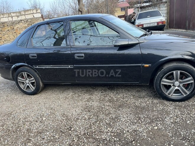 Opel Vectra 1997, 321,000 km - 1.6 l - Qazax