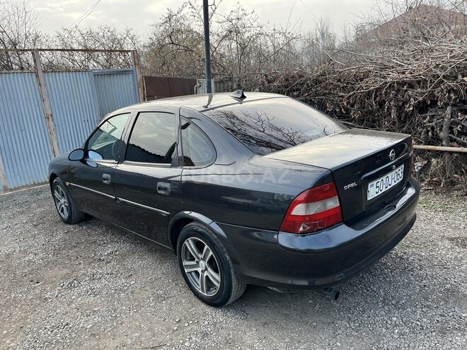 Opel Vectra 1997, 321,000 km - 1.6 l - Qazax