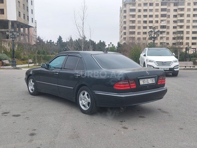 Mercedes E 240 2000, 305,000 km - 2.4 l - Bakı