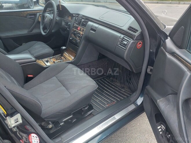 Mercedes E 240 2000, 305,000 km - 2.4 l - Bakı