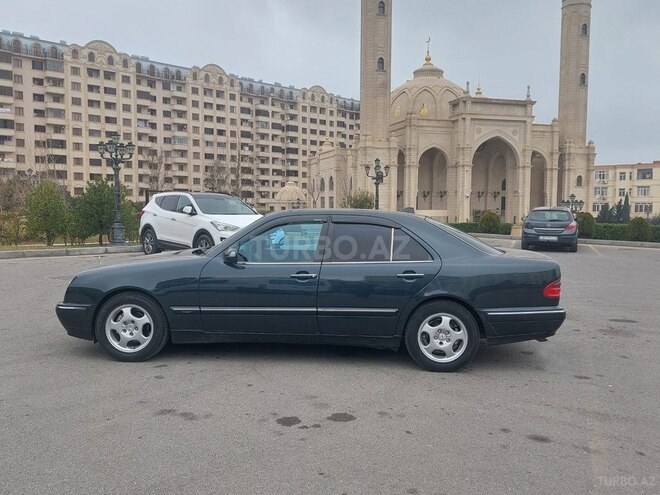 Mercedes E 240 2000, 305,000 km - 2.4 l - Bakı