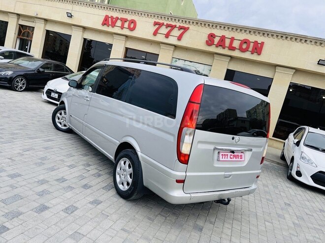 Mercedes Viano-8