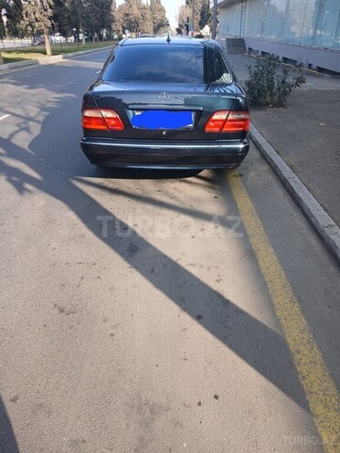 Mercedes E 270 2001, 286,213 km - 2.7 л - Gəncə