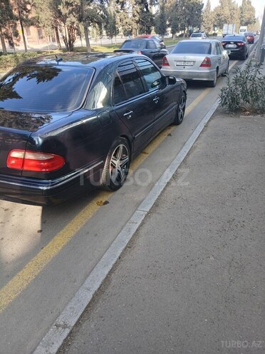 Mercedes E 270 2001, 286,213 km - 2.7 л - Gəncə