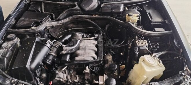 Mercedes E 240 1998, 350,000 km - 2.4 l - Göyçay