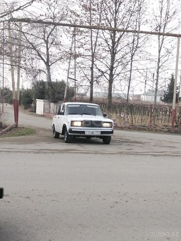 LADA (VAZ) 2107 2004, 95,000 km - 1.6 l - Salyan